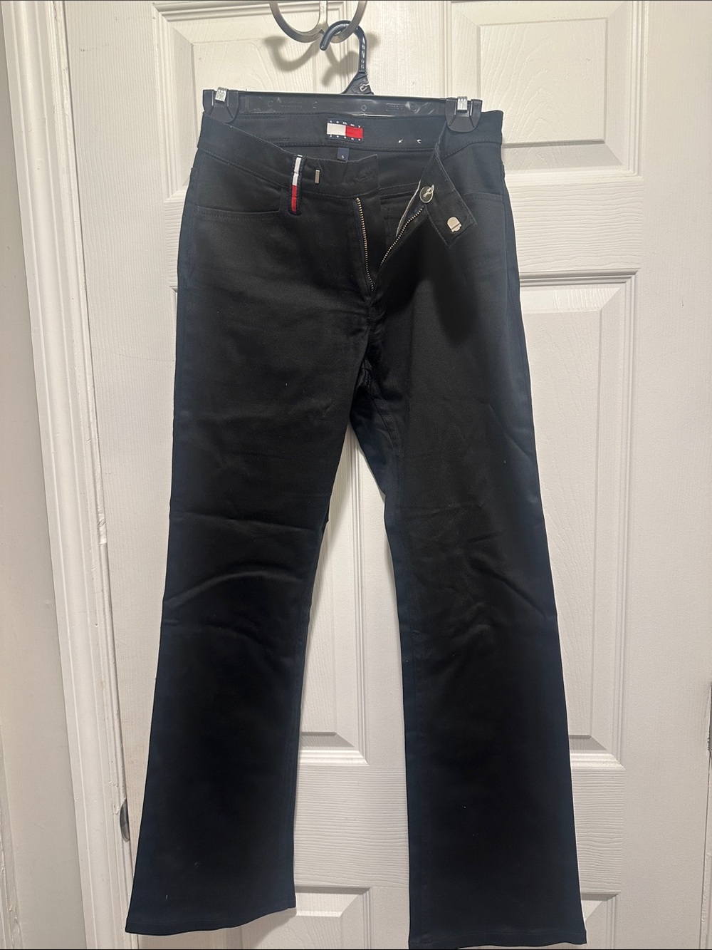 Tommy Hilfiger Black Straight-Leg Jeans with Signature Flag Detail
